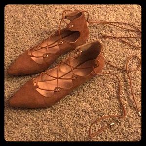 Pointed Toe Laced Flats